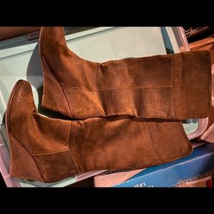 Women’s wedge boots size 39